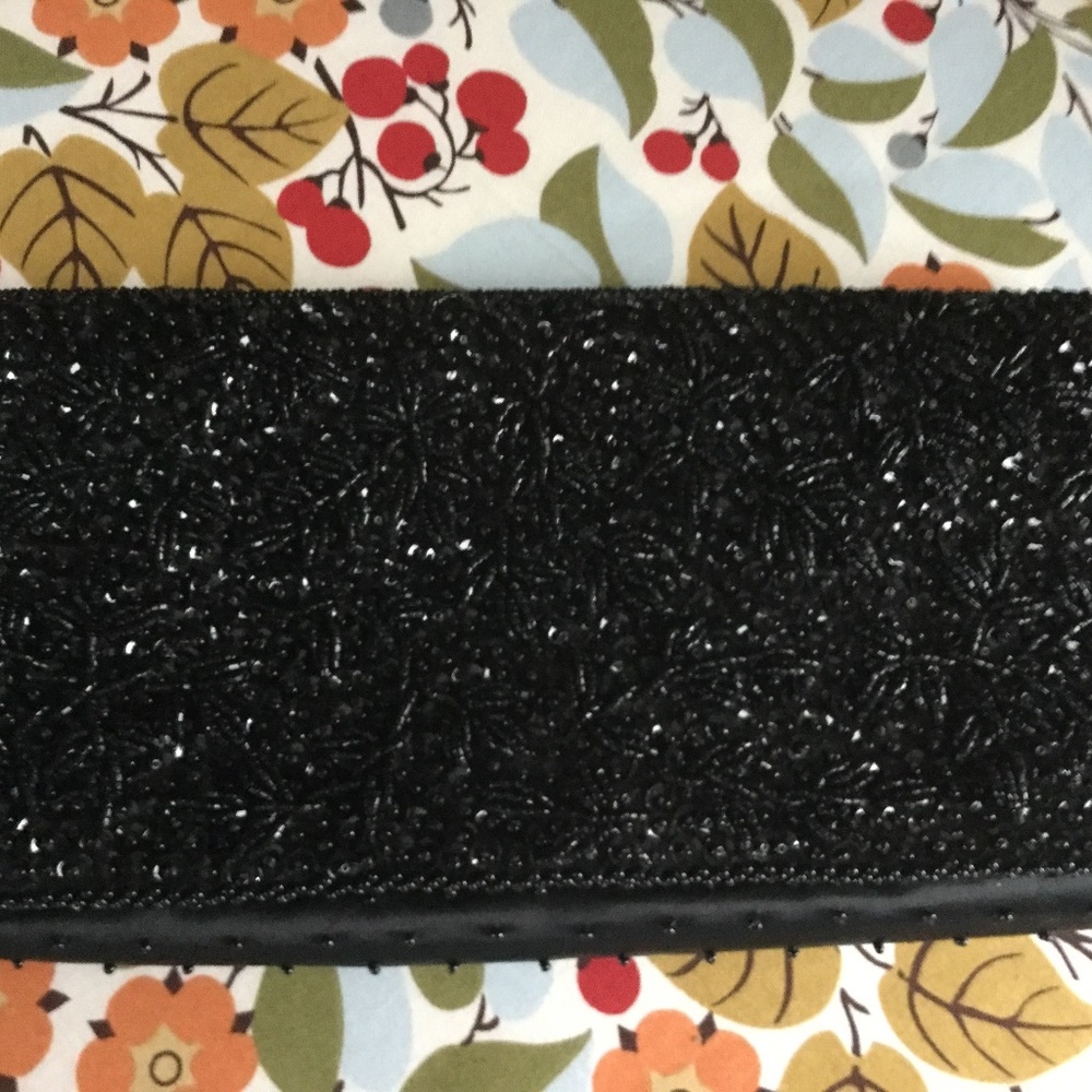 Vintage La Regale Pear and Sequin Beaded clutch